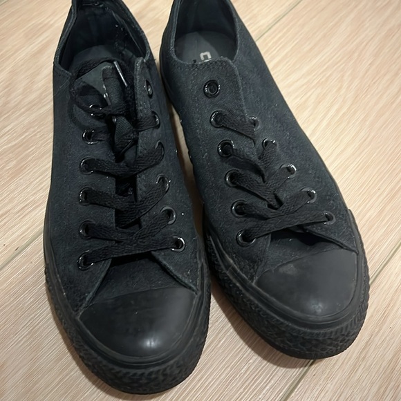 Black Converse - Picture 3 of 3